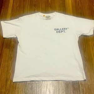 Gallery dept white tee.